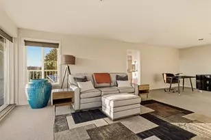 601 W Mercer Pl, Seattle, WA 98119 - Photo 11