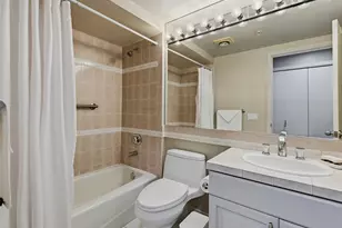 601 W Mercer Pl, Seattle, WA 98119 - Photo 25