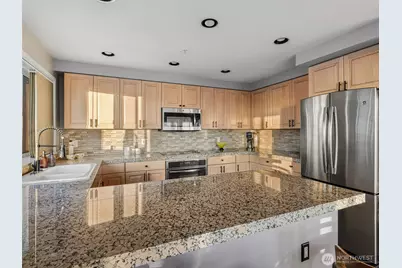 601 W Mercer Place #301, Seattle, WA 98119 - Photo 15