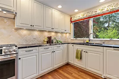 6771 81st Avenue SE, Mercer Island, WA 98040 - Photo 11