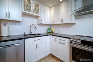 6535 Seaview Ave NW, Seattle, WA 98117 - Photo 9
