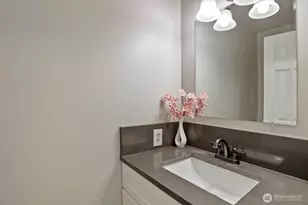 1226 Bellefield Park Ln NW, Bellevue, WA 98004 - Photo 23