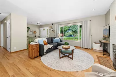 711 Eagle Cliff Rd NE, Bainbridge Island, WA 98110 - Photo 3