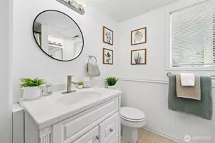 711 Eagle Cliff Rd NE, Bainbridge Island, WA 98110 - Photo 19