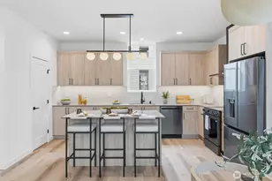 805 NW 63rd St, Seattle, WA 98107 - Photo 9