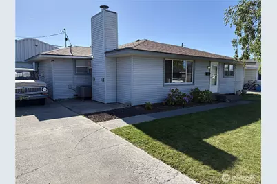 230 NE Ivy Street, Ephrata, WA 98823 - Photo 1