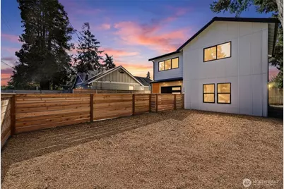 526 N 100th Street, Seattle, WA 98133 - Photo 3