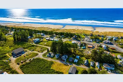 4780 Forwood Avenue, Pacific Beach, WA 98571 - Photo 9