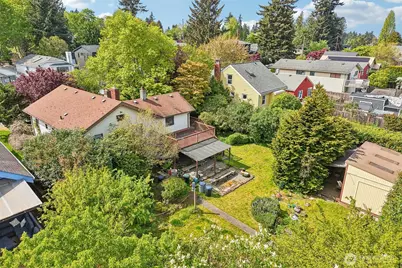 8812 Dibble Avenue NW, Seattle, WA 98117 - Photo 3
