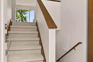 9236 NE 136th Pl, Kirkland, WA 98034 - Photo 5