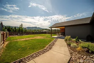 195 Bay Point Dr, Castle Rock, WA 98611 - Photo 23