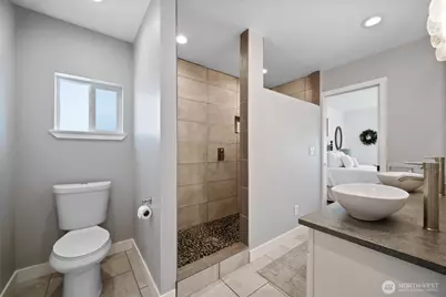 195 Bay Point Drive, Castle Rock, WA 98611 - Photo 13