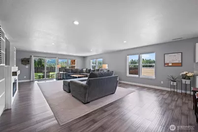 195 Bay Point Drive, Castle Rock, WA 98611 - Photo 9