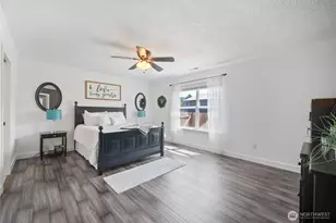 195 Bay Point Dr, Castle Rock, WA 98611 - Photo 11