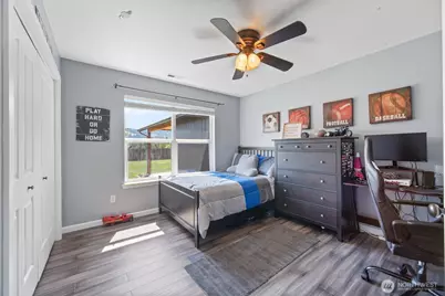 195 Bay Point Drive, Castle Rock, WA 98611 - Photo 19
