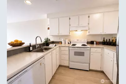 25005 98th Place S #C203, Kent, WA 98030 - Photo 9