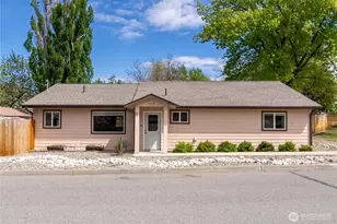117 E 7th St, Tonasket, WA 98855 - Photo 3