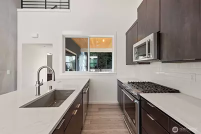 10215 135th Circle NE #28, Kirkland, WA 98033 - Photo 7