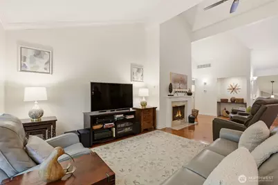 1542 NE 140th Street #E6, Seattle, WA 98125 - Photo 15