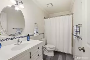 1542 NE 140th St, Seattle, WA 98125 - Photo 27
