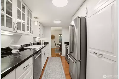 1542 NE 140th Street #E6, Seattle, WA 98125 - Photo 9