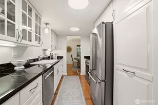 1542 NE 140th St, Seattle, WA 98125 - Photo 9