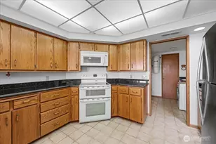 3016 N Narrows Dr, Tacoma, WA 98407 - Photo 13