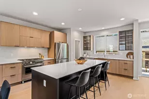4460 Midvale Ave N, Seattle, WA 98103 - Photo 9
