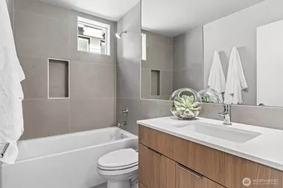 4460 Midvale Avenue N, Seattle, WA 98103 - Photo 23