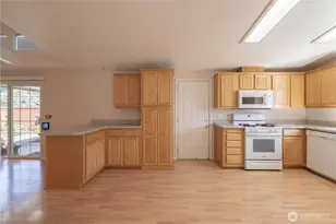 22310 SE 243rd St, Maple Valley, WA 98038 - Photo 9