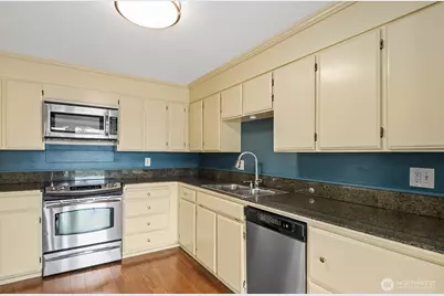 3717 Beach Drive SW #113, Seattle, WA 98116 - Photo 17