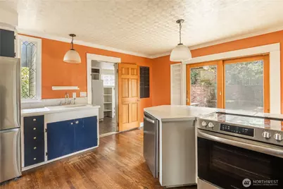 400 Cedar Avenue S, Renton, WA 98057 - Photo 11