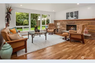 119 N 201st Street, Shoreline, WA 98133 - Photo 5