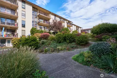 13229 Linden Avenue N #403B, Seattle, WA 98133 - Photo 11