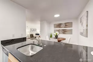 840 NE 125th St, Seattle, WA 98125 - Photo 9