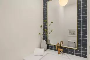 8403 NE 137th St, Kirkland, WA 98034 - Photo 17