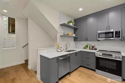 1110 C 34th Avenue, Seattle, WA 98122 - Photo 19
