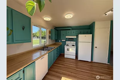 910 W 16th Street, Port Angeles, WA 98363 - Photo 7