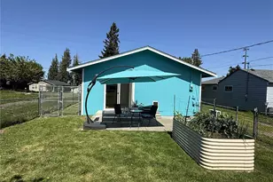 910 W 16th St, Port Angeles, WA 98363 - Photo 17