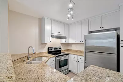 621 5th Ave N #103, Seattle, WA 98109 - Photo 5