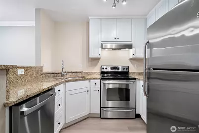 621 5th Ave N #103, Seattle, WA 98109 - Photo 7