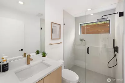 9024 Corliss Avenue N, Seattle, WA 98103 - Photo 23