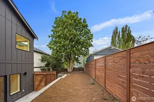 9024 Corliss Ave N, Seattle, WA 98103 - Photo 27