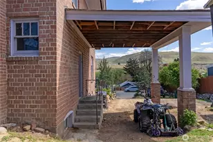 633 N 3rd Ave, Okanogan, WA 98840 - Photo 3