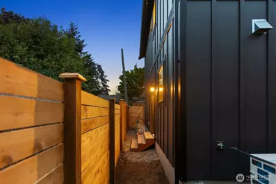 304 NW 45th Street, Seattle, WA 98107 - Photo 29