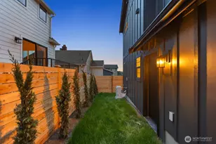 304 NW 45th St, Seattle, WA 98107 - Photo 25
