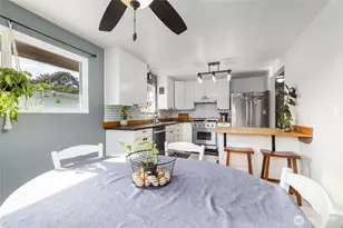 1702 36th St, Anacortes, WA 98221 - Photo 9