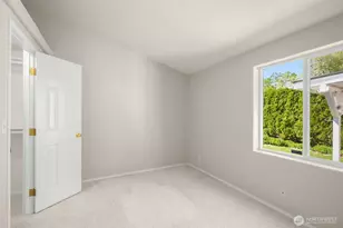 23606 Lake Dr W, Bothell, WA 98021 - Photo 19