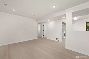 917 N 100th St, Seattle, WA 98133 - Photo 17