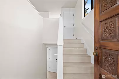 917 N 100th Street, Seattle, WA 98133 - Photo 5